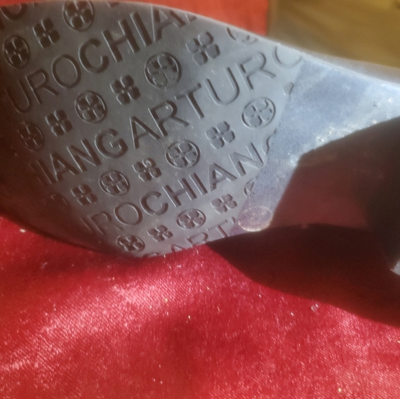 Tall black boots - Picture 7 of 7